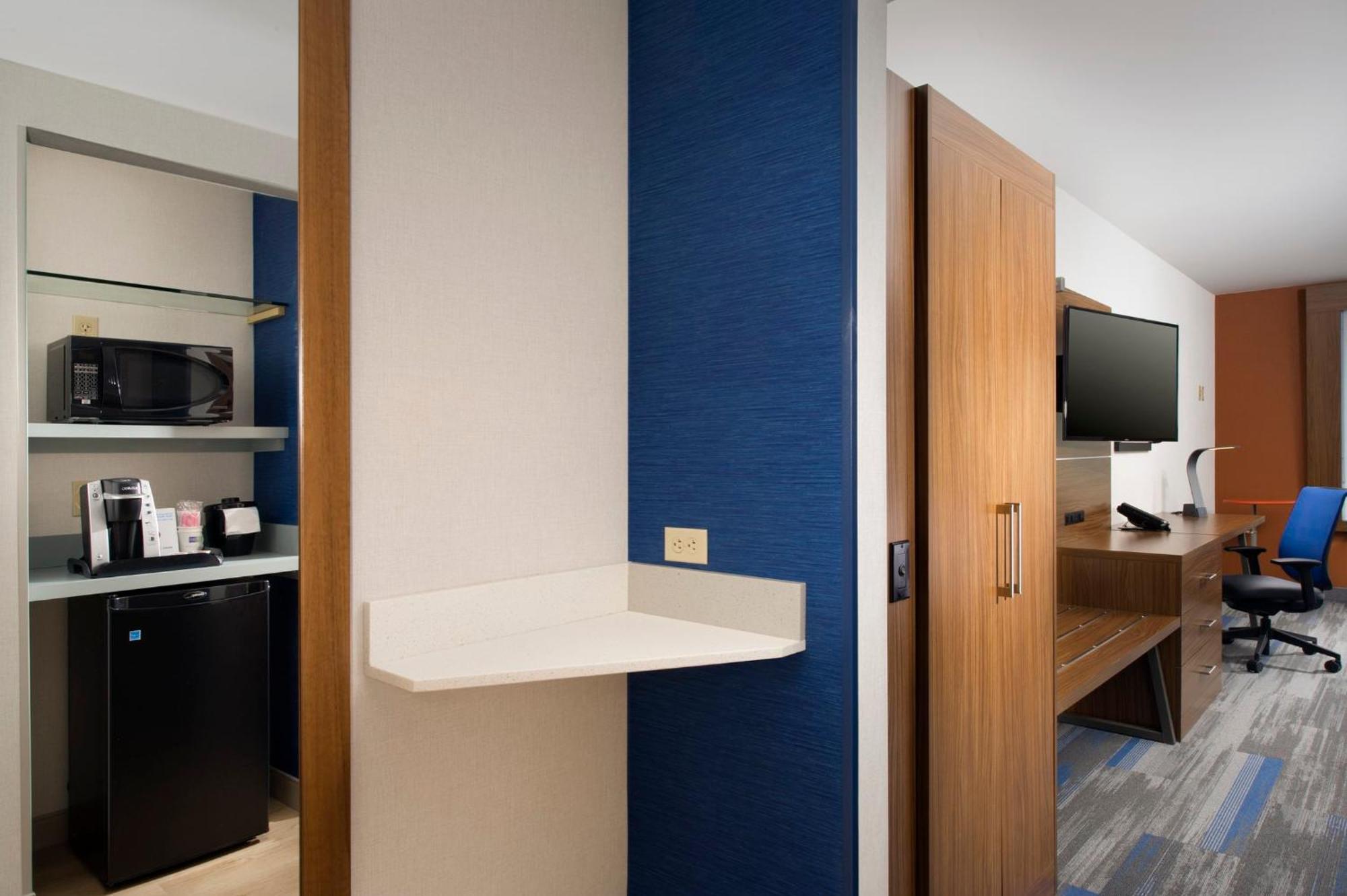 Hotel Express & By Ihg By Ihg Altoona
