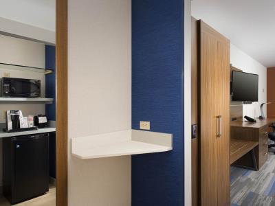 Express & By Ihg By Ihg Hotel 3*